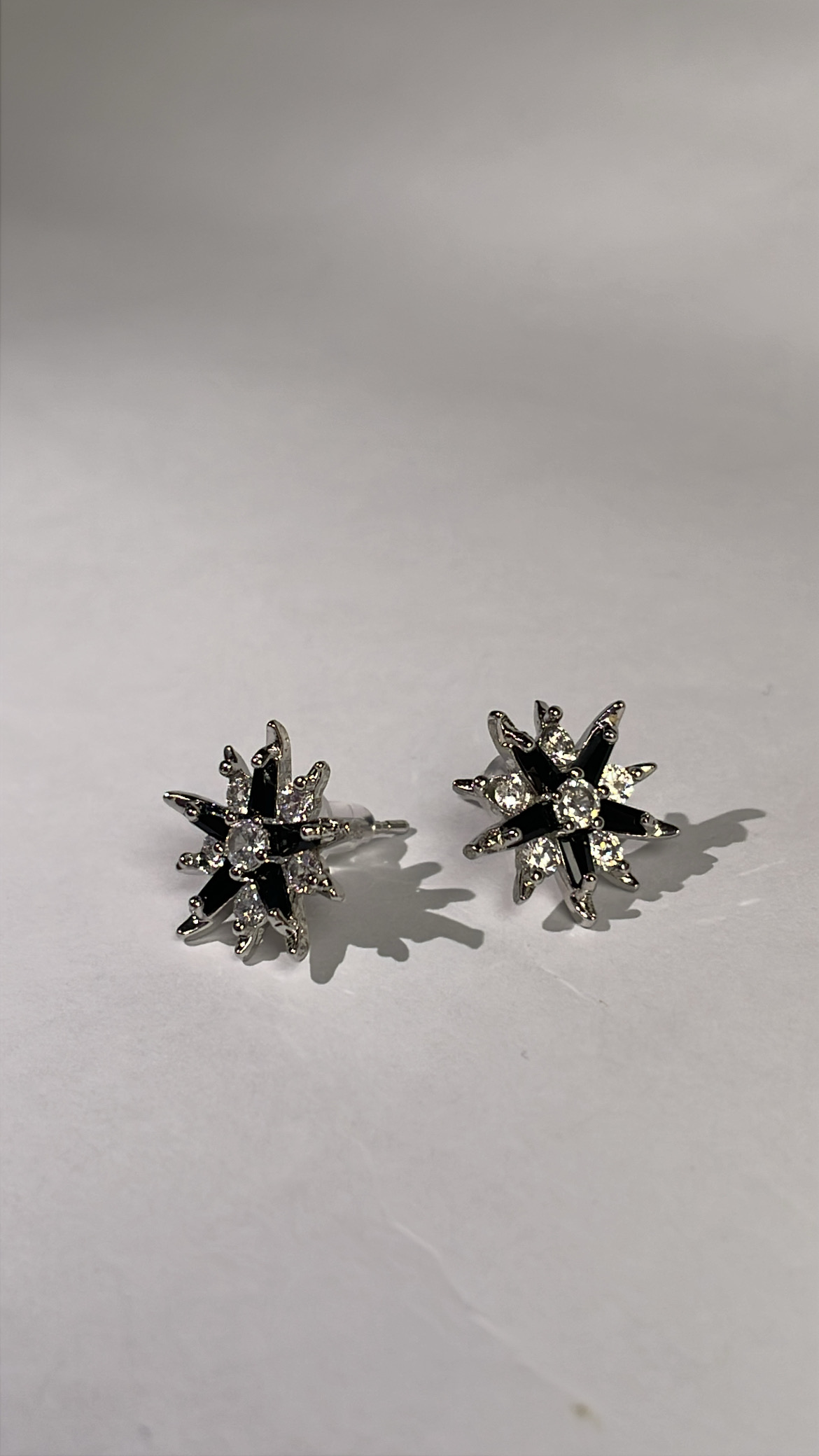 Roshany black earrings Roshany black earrings