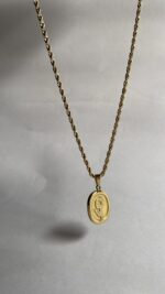 Gold flower medallion necklace - Image 3